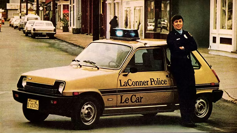 Renault Le Car police car front 3/4 view