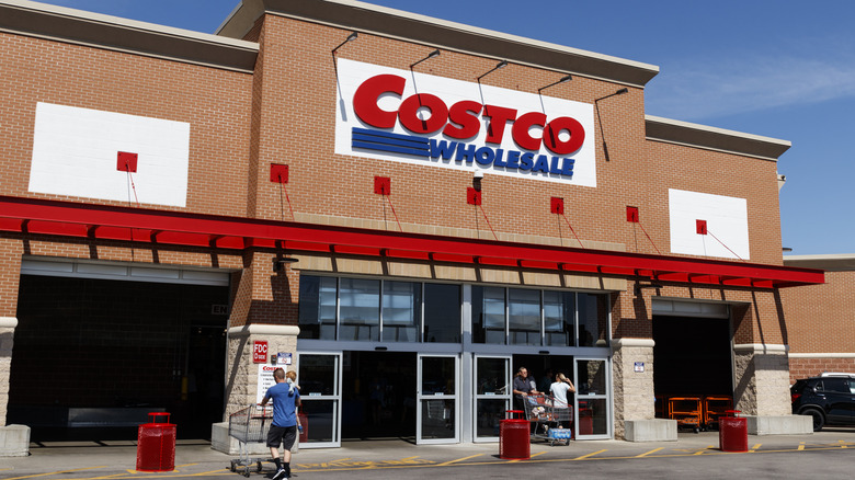 costco storefront