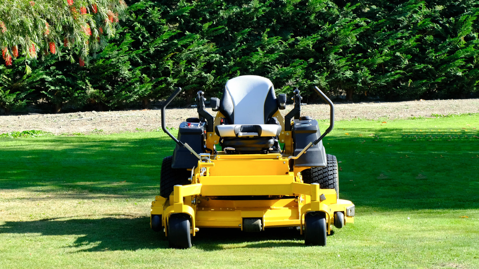 5 Of Tractor Supply’s Most Affordable Zero-Turn Lawn Mowers