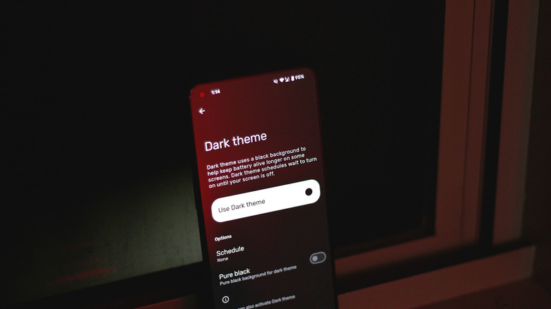 Dark mode settings on an Android phone