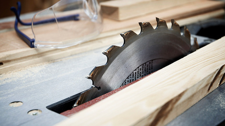 Close up of table saw blade