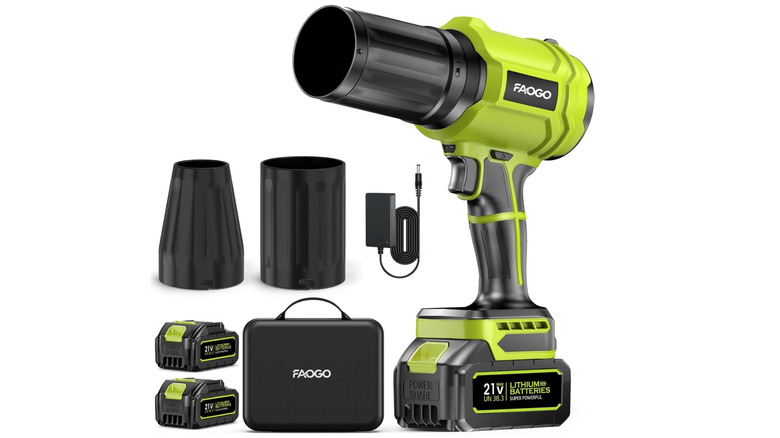 Plymax Leaf Blower pictured against a white background