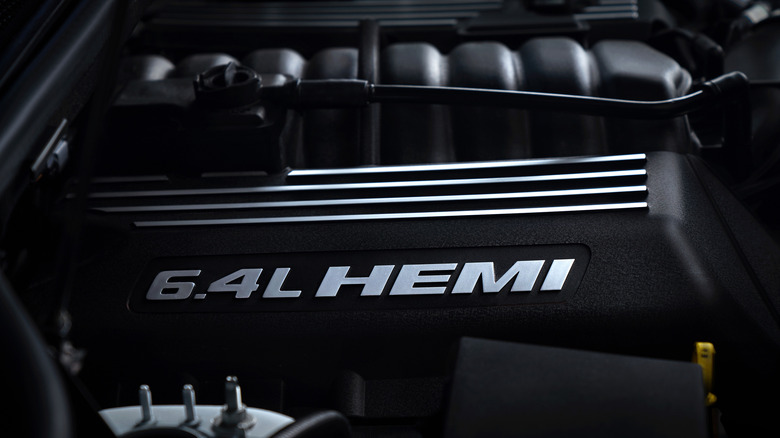 A view of the 2018 Dodge Durango SRT's 6.4-liter V8 HEMI engine