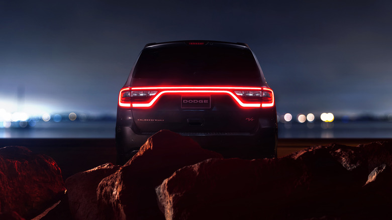 Distant view of the illuminated racetrack taillight on a 2016 Dodge Durango