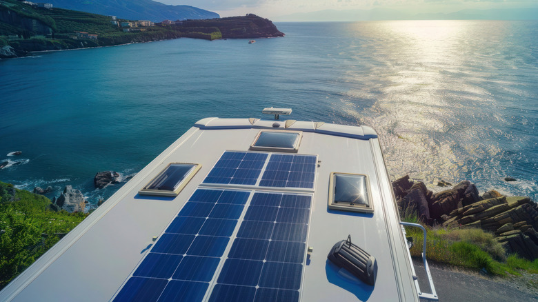 RV roof with solar panels