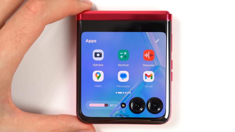 A Motorola Razr 40 Ultra smartphone's cover display showing apps