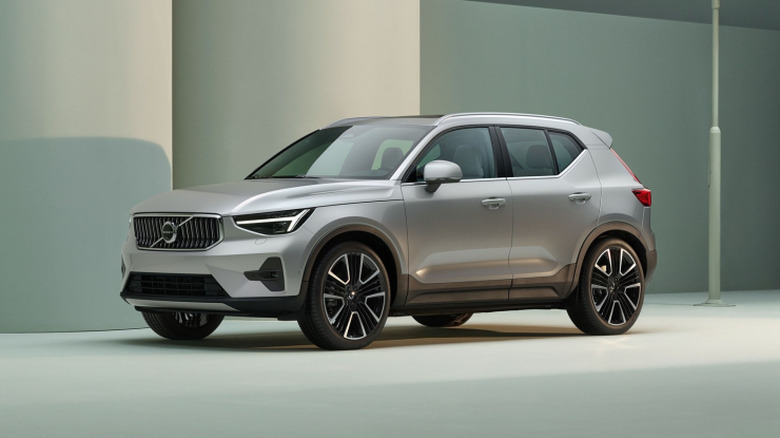 Volvo XC40 in the city
