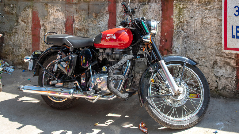 red royal enfield Classic 350