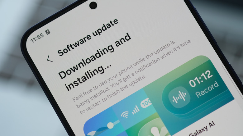 Software update downloading on a Samsung phone
