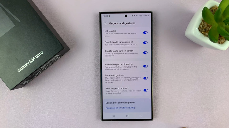 Lift to Wake feature enabled on a Samsung Galaxy S24 Ultra smartphone