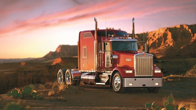 Kenworth W900L in the desert