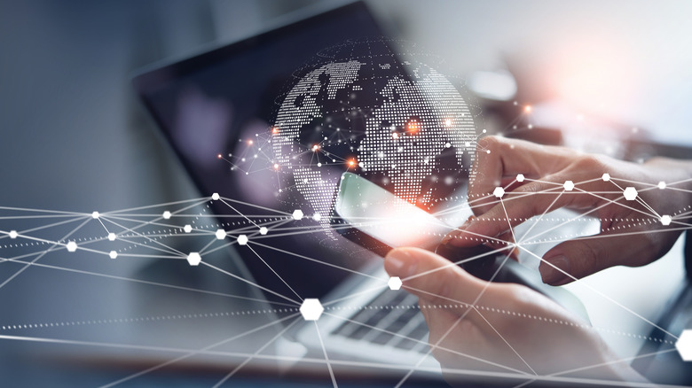 Internet connectivity through smartphone