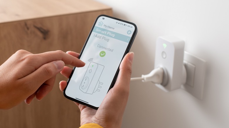 phone controlling smart plug