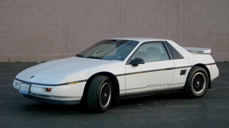 Pontiac Fiero front 3/4 view