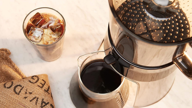 Picture displaying OXO cold brewer in action