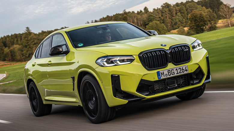 Front 3/4 view of BMW X4