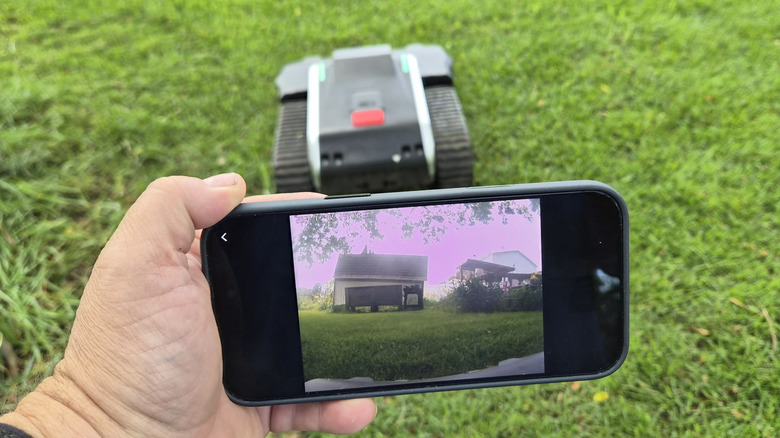 Robot mower monitoring with its camera