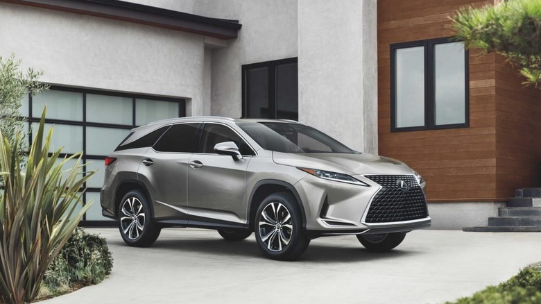 Front and side view of a 2022 Lexus RX 350L