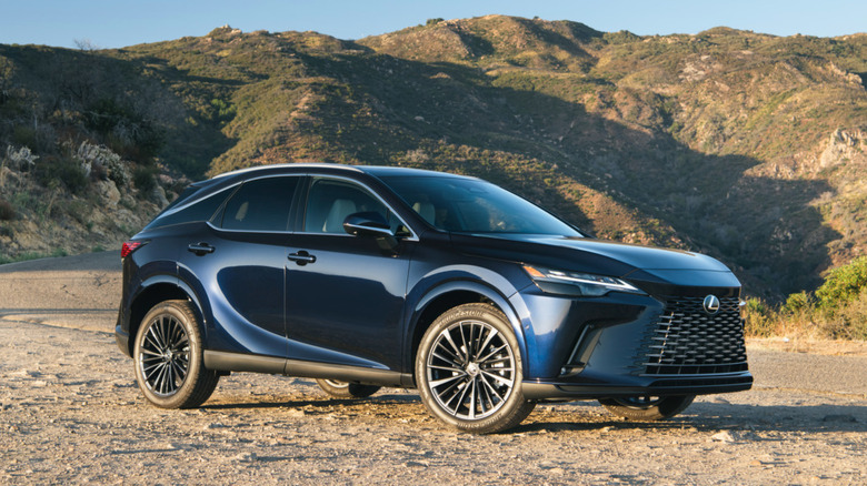Front and side view of a 2024 Lexus RX 350