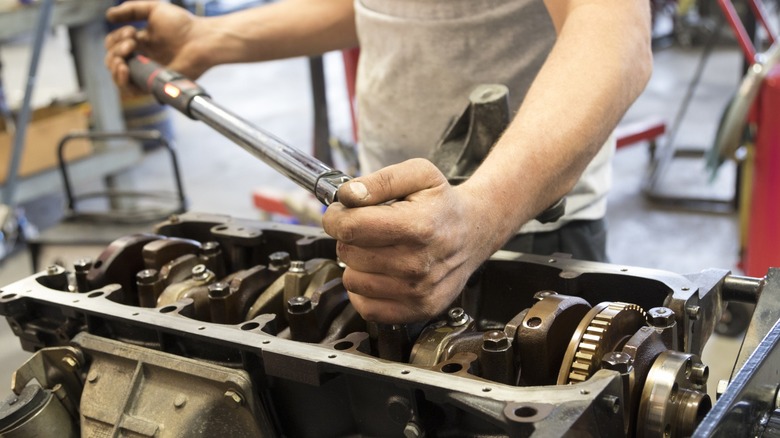 torquing engine main bolts