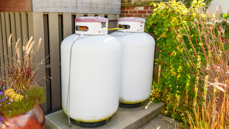 propane tanks outside home