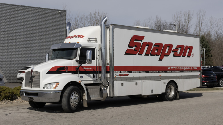 a Snap-On tool truck