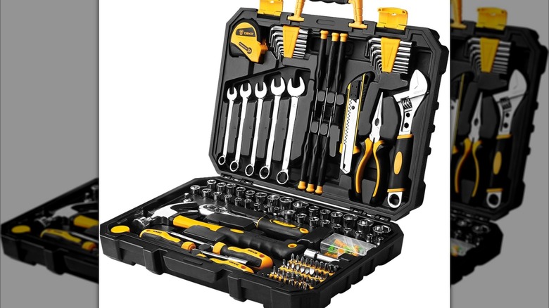 Dekopro 158-piece tool kit