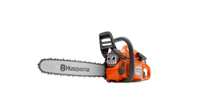 the husqvarna 435 gas chainsaw