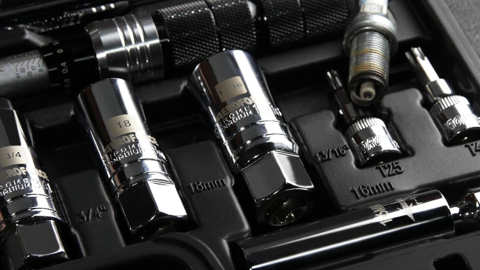 5 Top-Rated Portable Spark Plug Socket Sets For Your Emergency Road Kit