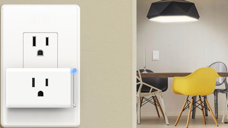 TP-Link/Kasa EP25 Smart Plug Slim plugged into a home outlet
