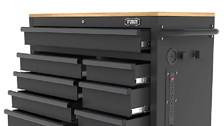 A close-up of a Harbor-Freight 8-drawer mobile toolbox