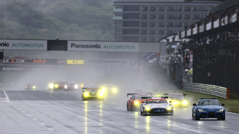 2025 24 Hours of Fuji formation lap, photo taken facing traffic in wet conditions