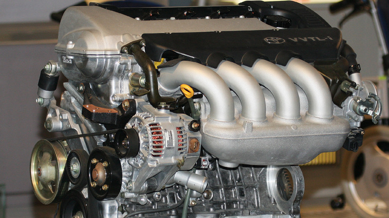 Toyota 2ZZ engine