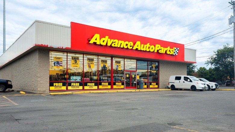 advance auto parts storefront