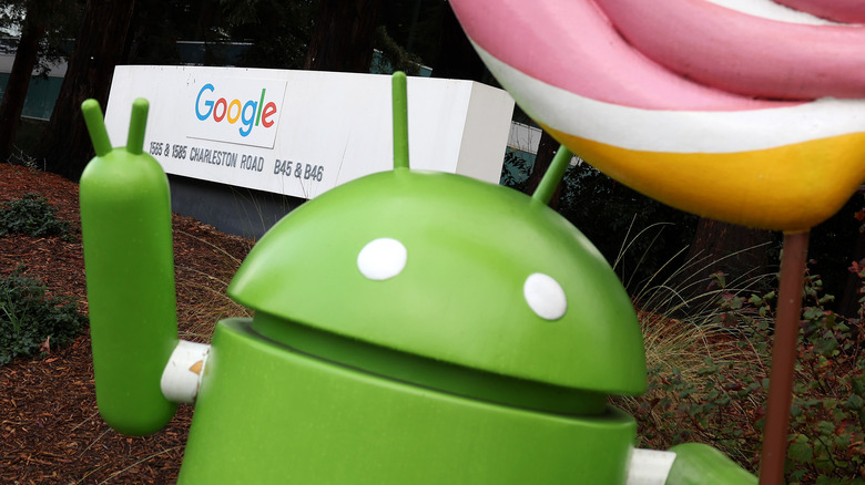 Android mascot statue