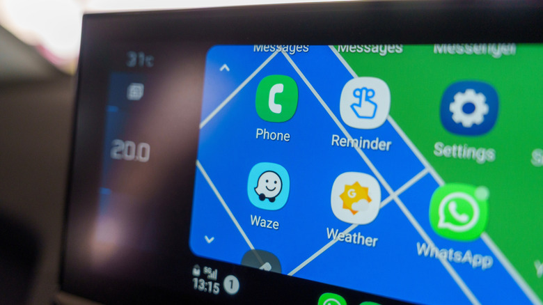 Android Auto with settings button