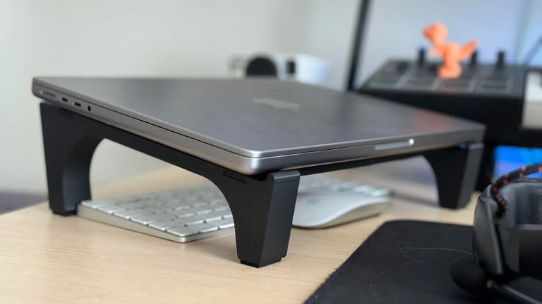 laptop stand for MacBook Pro