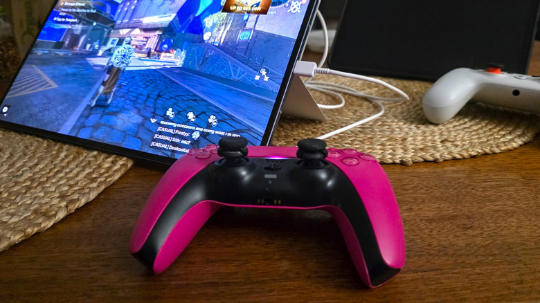 Game controller connected to Samsung Galaxy Tab S10 Ultra