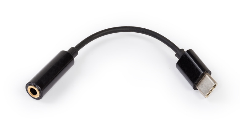 USB-C to 3.5mm audio jack adapter