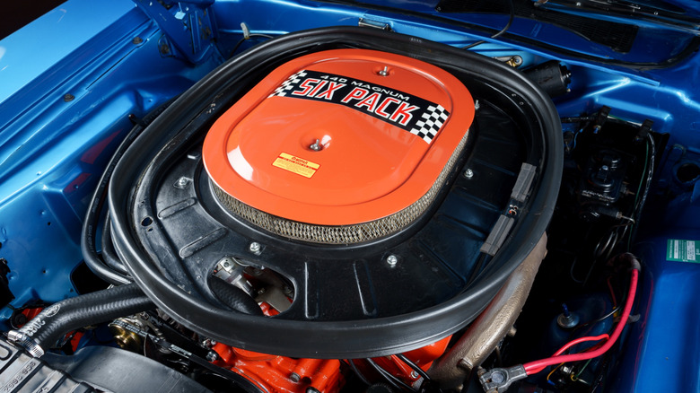 Dodge 440 Magnum V8 engine in blue engine bay
