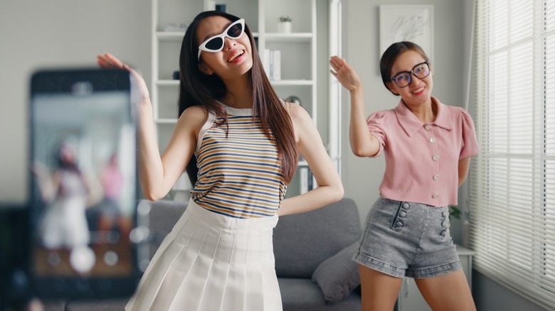 girls recording a video