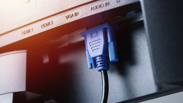 Connecting external monitor to laptop