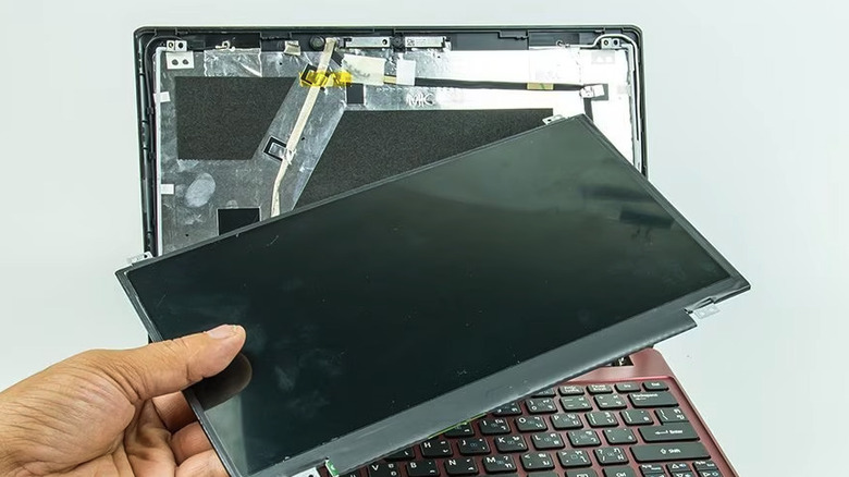 Removing the LCD on laptop DIY screen repair