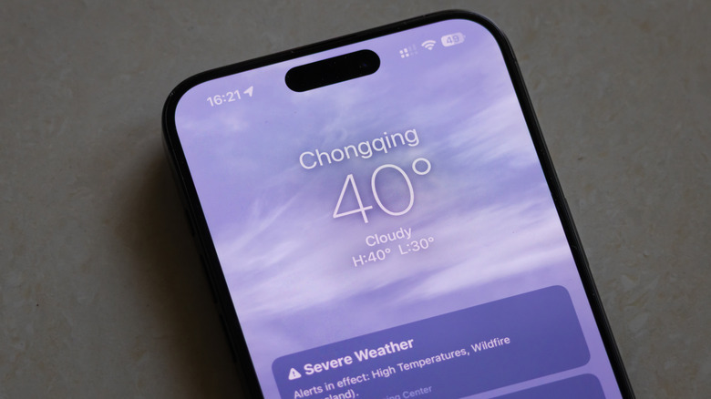 An iPhone screen showing the current temperature in Celsius degrees.