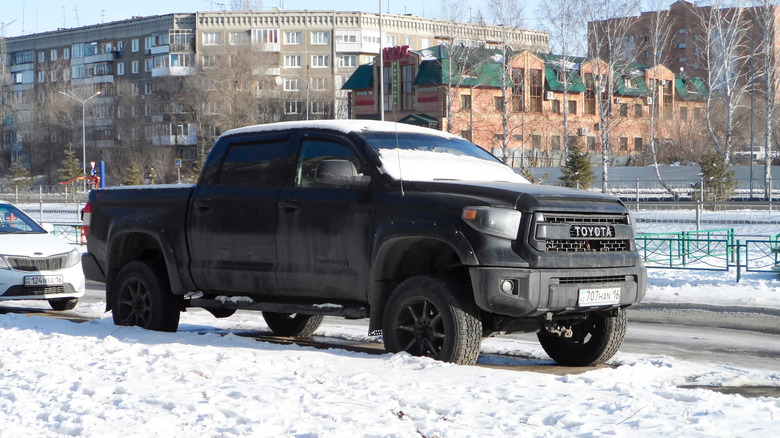 Toyota Tundra in the snow