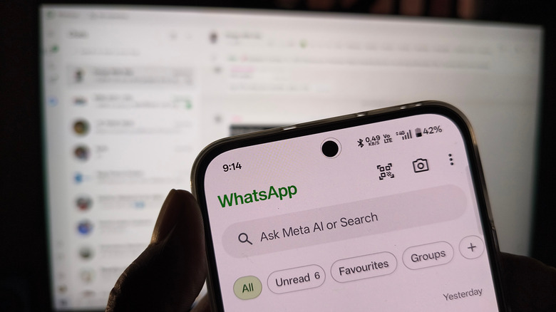 WhatsApp lists showing different categories of chats
