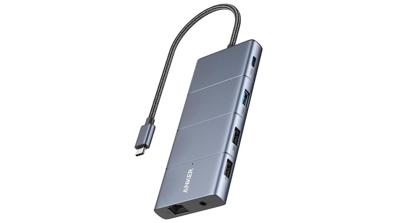 Anker 565 Hub on white background