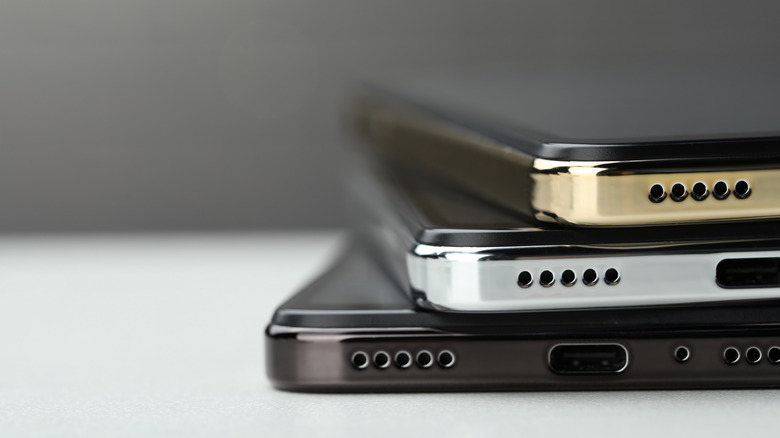 A pile of smartphones