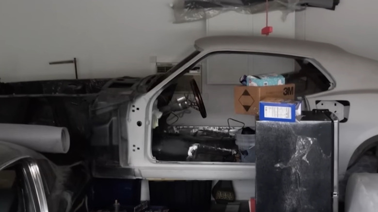 Mustang Mach 1 with parts missing