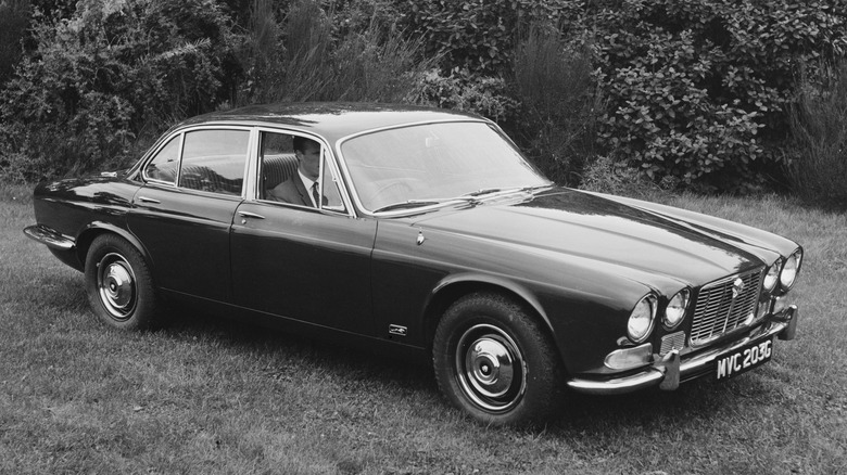 Jaguar XJ